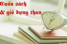 Cuốn sách và giỏ đựng than